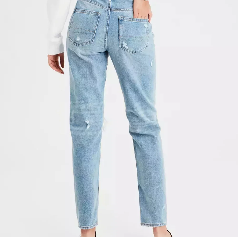 AE Ripped Mom Jean - Picture 8 of 10